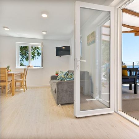 Seaside Cottage Maslina Gdinj Bagian luar foto