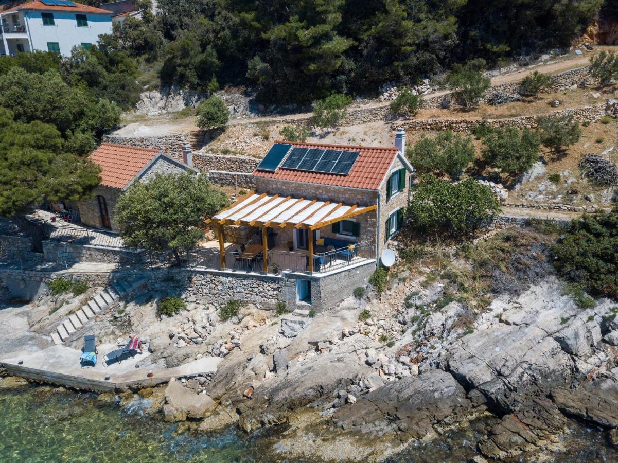 Seaside Cottage Maslina Gdinj Bagian luar foto